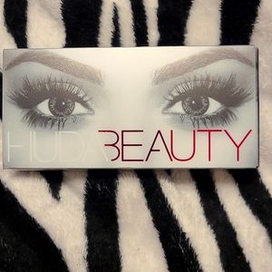 Huda Beauty false lashes